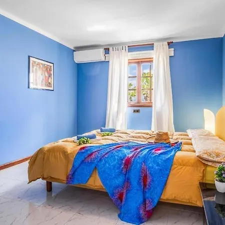 Puerto Del Carmen Sleeps 14 With Pool Air Con And Wifi 푸에르토 델 카르멘